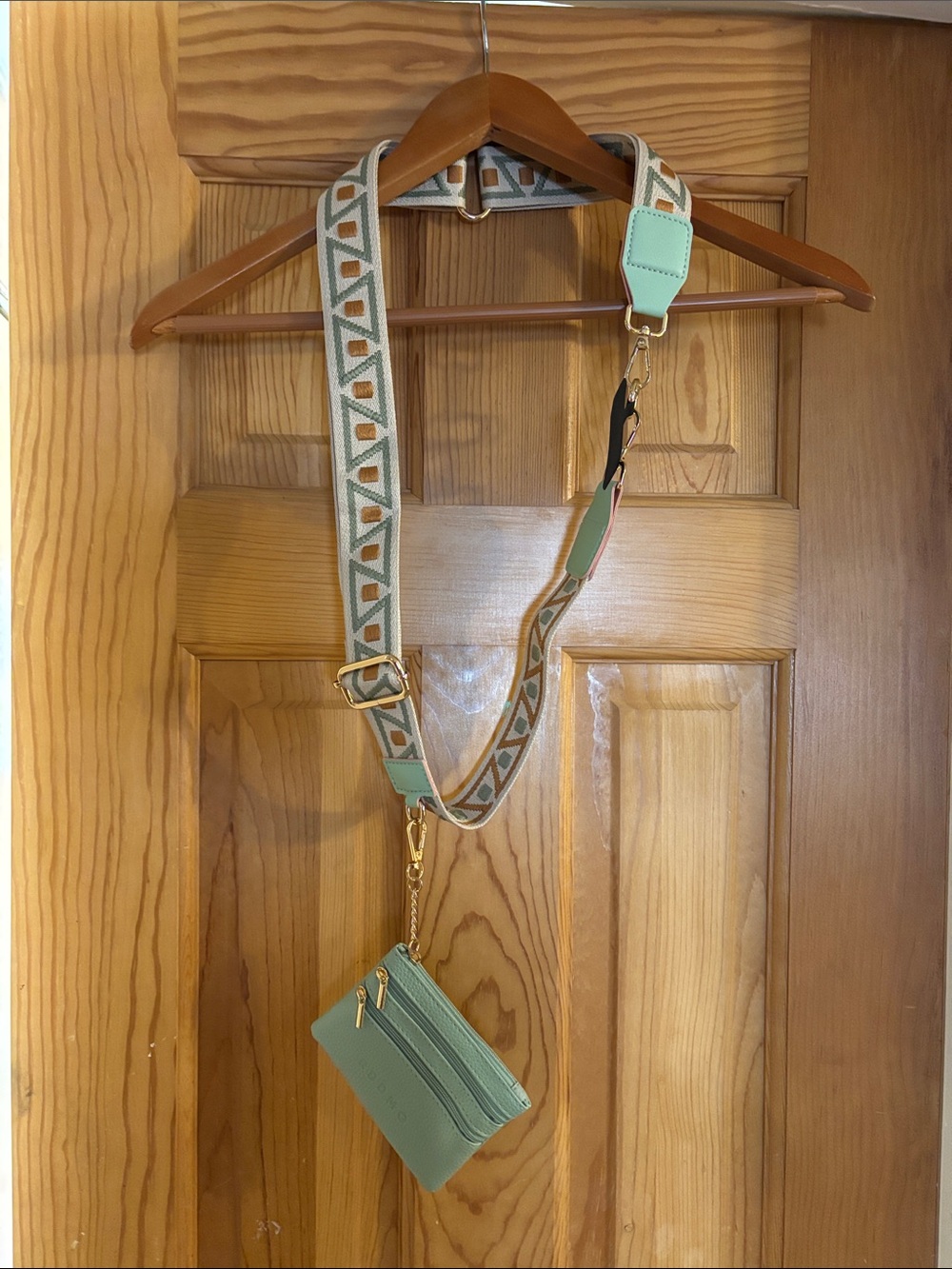 NWOT Convetible Phone Strap with Wallet